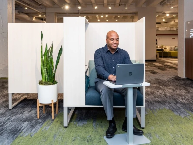 Neocon 2021 chatham cove work lounge and laptop table md