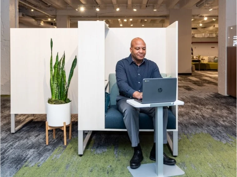 Neocon 2021 chatham cove work lounge and laptop table md