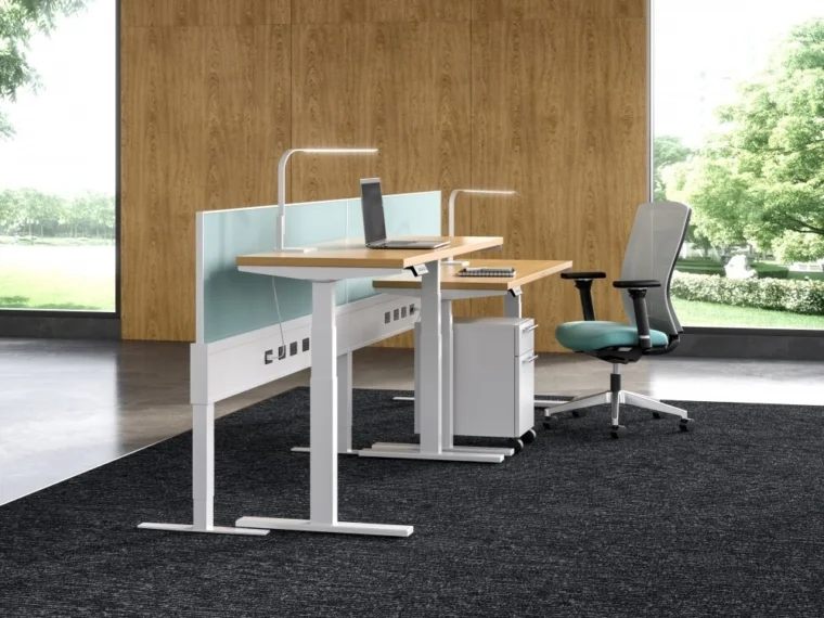 Encounter 25 straight powerbeam with height adjustable tables