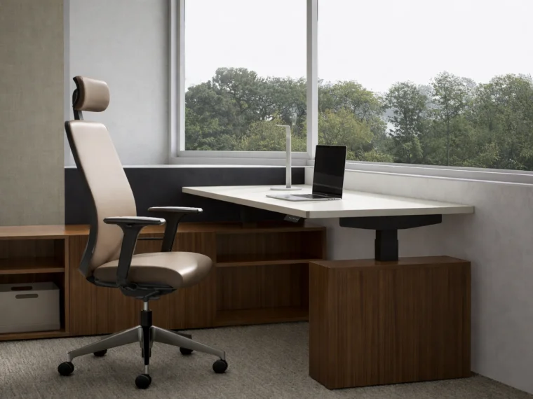 Bolton Executive high back with headrest