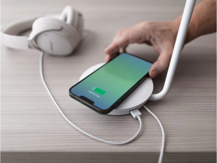 Pixo plus desk lighting wireless charging detail md
