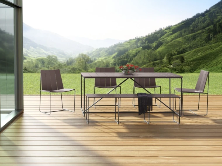 Seaboard outdoor dining table and chairs md