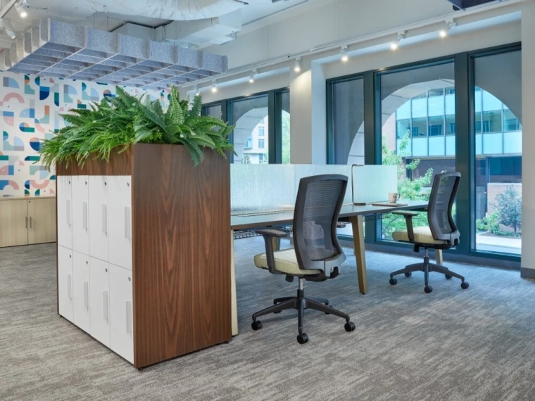 Dry Planters with Oxygen in DC Showroom