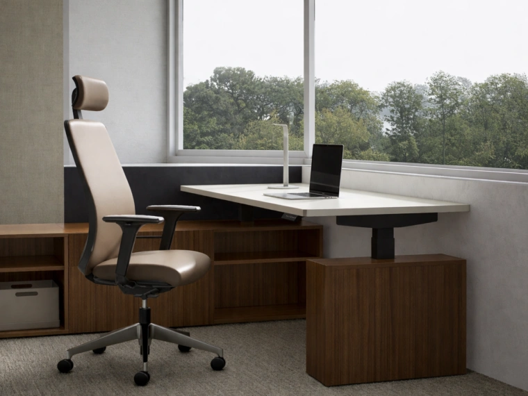 Bolton Executive high back with headrest