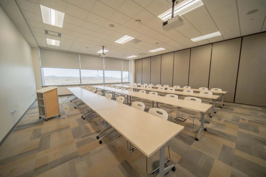 Client space with triad seating and day to day tables lg