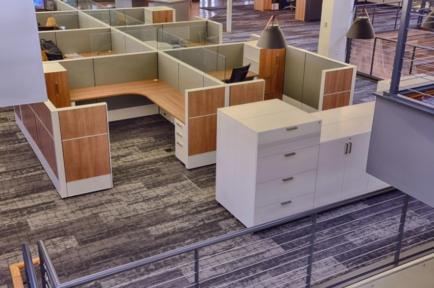 Client space with matrix workstations and l series steel storage banks md