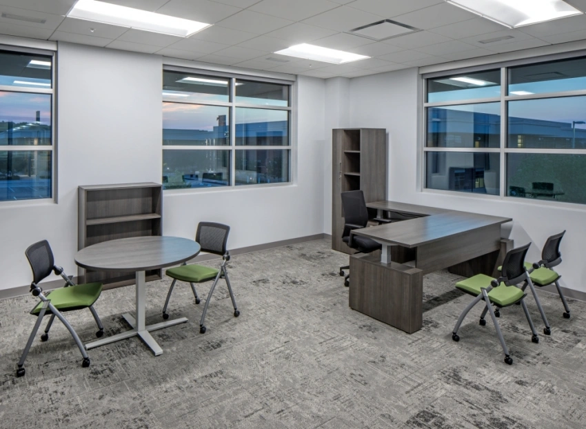 Client space calibrate height adjustable private office with stow side seating and day to day meeting table md