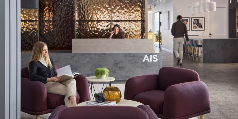 25 12 08 AIS NYC Frechette 0179 RT