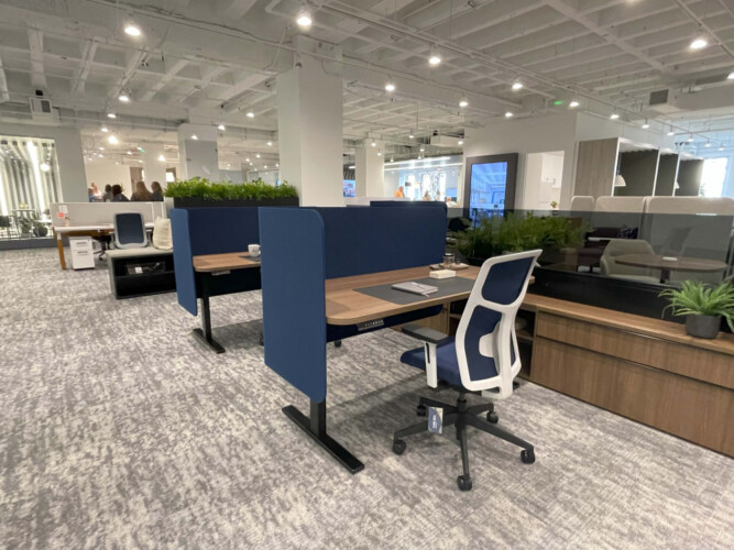 Neocon 2024 encounter powerbeam with height adjustable table and l wrap pet screen md