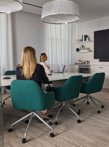 25 12 08 AIS NYC Frechette 0712