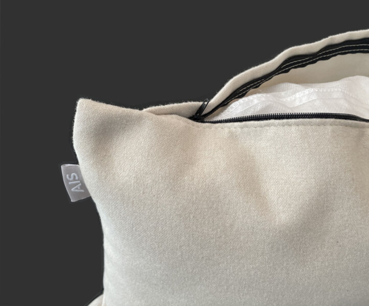 Ais pillows zipper detail md