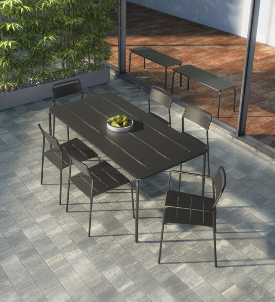 Cascades dining table and chairs md